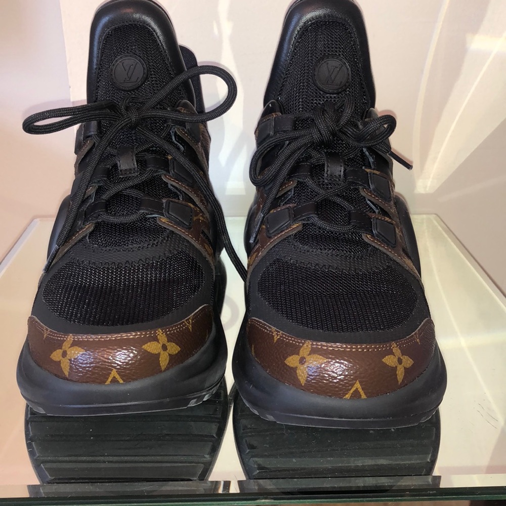 Louis Vuitton  Archlight sneakers 💕Super cute Mint condition 💅🏾